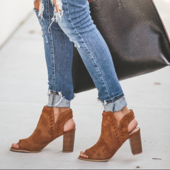 Frida peep toe bootie - Picture 2 of 8